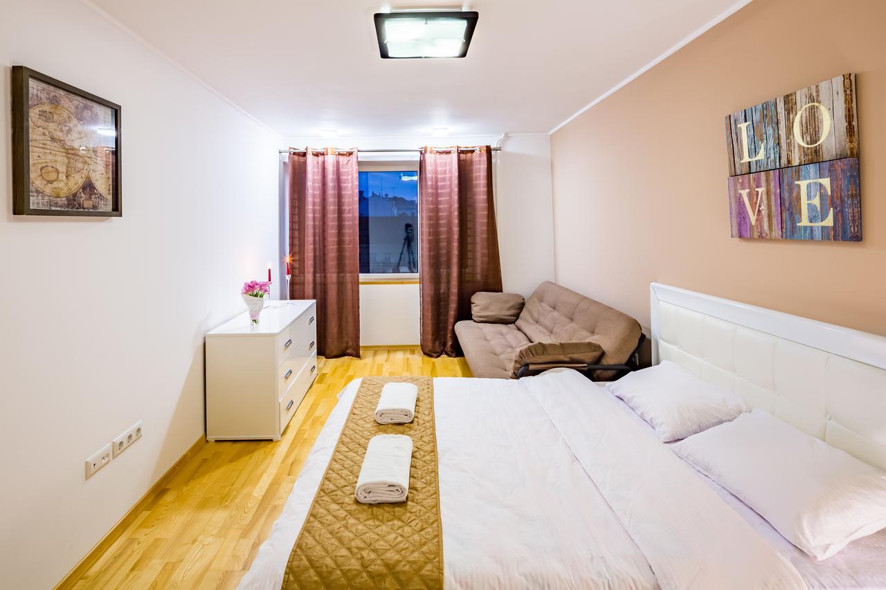 Bv Apartments Svobodu Avenue Lviv Exteriör bild